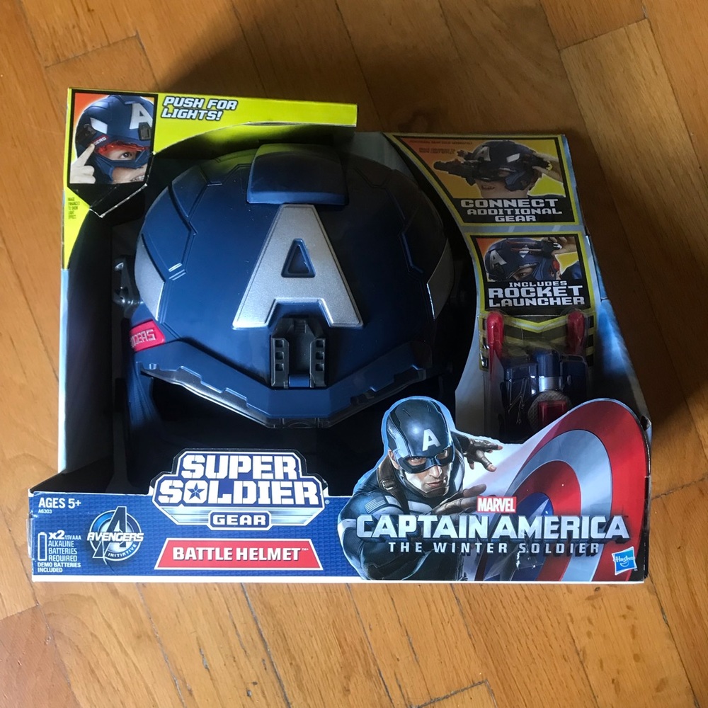 NIB Captain America Battle Helmet